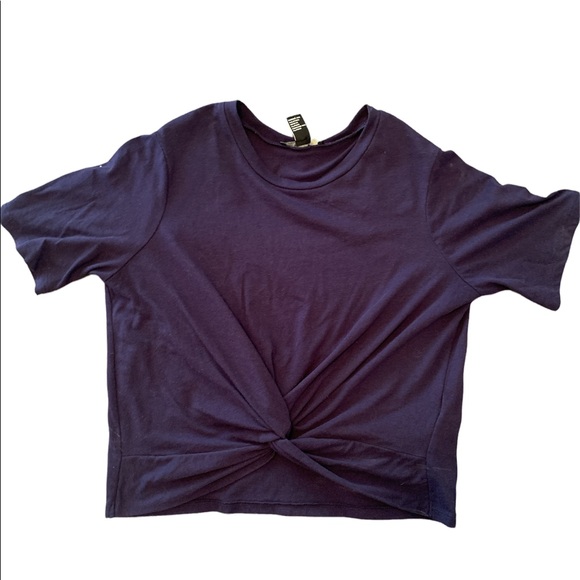 3/$30 Forever 21 navy knot crop top - Picture 1 of 4